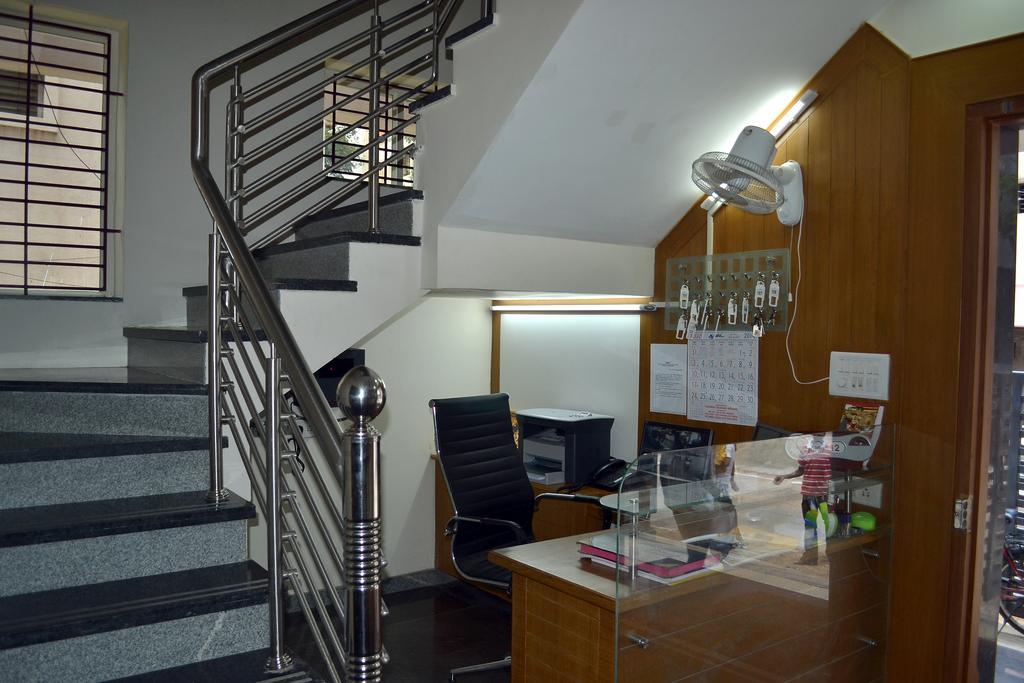 Metro Park Hotel Chennai Ngoại thất bức ảnh